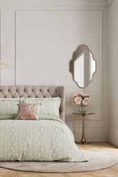 V & A 'Silk Road Paisley' Cotton Duvet Cover Set in Light Green - Size: Super King