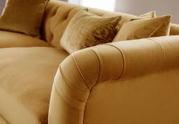 The Great Sofa Company Kensington 3-Seater Velvet Chesterfield Sofa in Gold - Size: 3 Seater - thumbnail 6