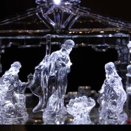 Shatchi Acrylic Light Up Nativity Scene Featuring Jesus, Mary, Joseph & the three wise men in Natural - thumbnail 4