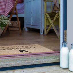 Artsy Mats This Home Runs On Prosecco Doormat in Black - Size: 40 cm x 60 cm - thumbnail 4