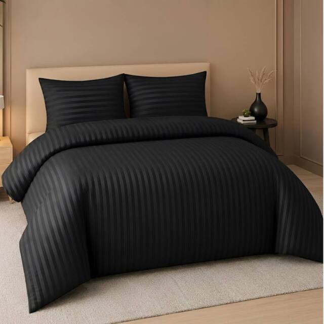 Pamposh Satin Stripes Duvet Cover Set Reversible Bedding Sets in Black - Size: Double - image 1