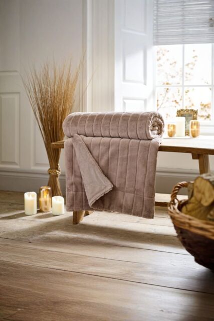 Deyongs Hockley Supersoft Plush Large Quilted Throw - 150x200cm Warm Soft Blanket in Fawn - Size: 150 cm × 200 cm - image 1