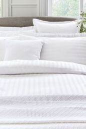 1951 'Adan' Cotton Sateen Duvet Cover in White - Size: Double - thumbnail 3