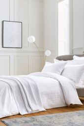 1951 'Adan' Cotton Sateen Duvet Cover in White - Size: Double - thumbnail 1