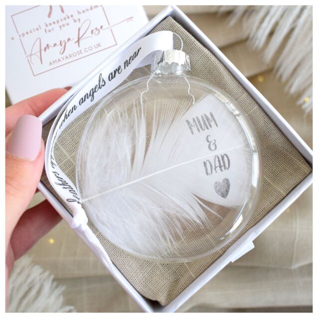 Amaya Rose Ltd In Memory of Mum & Dad Feather Round Bauble Gift Boxed. Memorial Décor in Clear