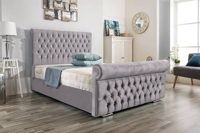 UK Bed Furniture Faye Gas Lift Ottoman Upholstered Bed with 48 Inch Button Headboard in Silver - Size: Super King - image 1