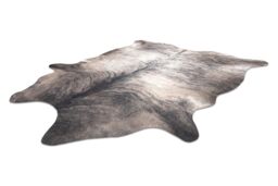 RugsX Cow Hide Rug in Grey - Size: 100 cm x 150 cm - thumbnail 3