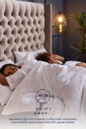 Snuggledown Retreat Hungarian Goose Down All Season 13.5 Tog (9+4.5 Tog) Duvet in White - Size: King - thumbnail 4