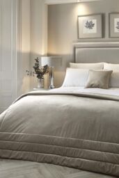 Soiree 'Melanie' Luxe Velvet Filled Cushion in Beige - Size: 43 cm x 43 cm - thumbnail 3
