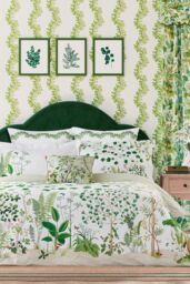 Sanderson 'Sycamore & Oak' Cotton Sateen Duvet Cover Set in Green - Size: Super King