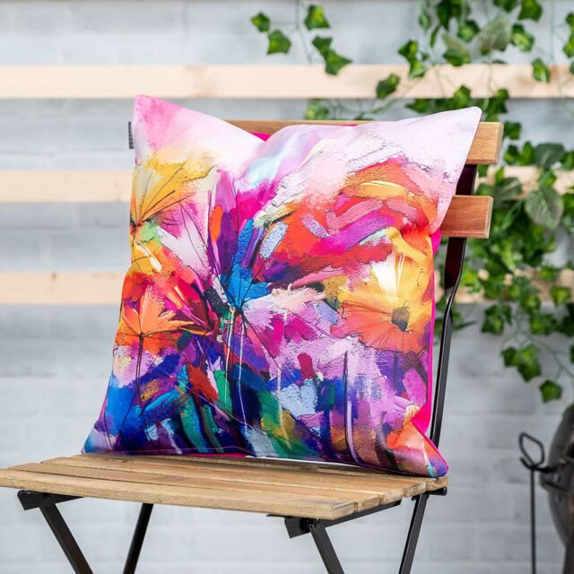 icon Meadow Print Red Outdoor Cushion - Size: 43 cm x 43 cm - image 1