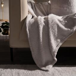 OHS Large Teddy Fleece Throw Blanket in Silver - Size: 150 cm x 200 cm - thumbnail 6