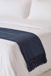 Homescapes Kashi Cotton Throw with Tassels in Navy - Size: 255 cm x 360 cm - thumbnail 3