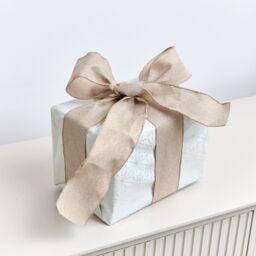 Melody Maison Natural Linen Hessian Look Wired Ribbon 2.7m in Brown - thumbnail 2
