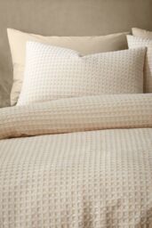 Pineapple Elephant 'Muscat Waffle' Duvet Cover Set in Natural - Size: King - thumbnail 2