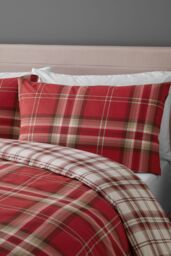 Catherine Lansfield 'Kelso Check' Reversible Duvet Cover Set in Red - Size: Single - thumbnail 3