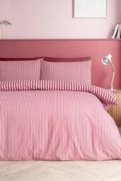 Catherine Lansfield 'Epping Textured Stripe' Reversible Duvet Cover Set in Burgundy - Size: Double - thumbnail 2