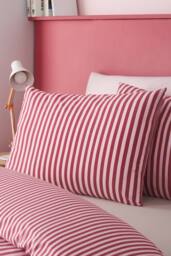 Catherine Lansfield 'Epping Textured Stripe' Reversible Duvet Cover Set in Burgundy - Size: Double - thumbnail 3