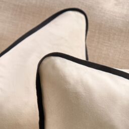 OHS 4 x Piped Edge Matte Velvet Cushion Covers Home Decor Set in Cream - Size: 45 cm x 45 cm - thumbnail 2