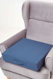 Homescapes Quilted Cotton Armchair Booster Cushion Cover in Navy - Size: 50 cm x 50 cm - thumbnail 2