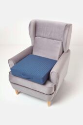 Homescapes Quilted Cotton Armchair Booster Cushion Cover in Navy - Size: 50 cm x 50 cm - thumbnail 6