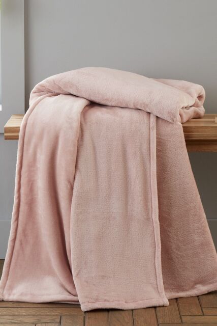 Catherine Lansfield 'Extra Large Raschel Velvet Touch' Blanket Throw in Pink - Size: 200 cm x 240 cm - image 1