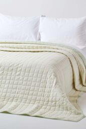 Homescapes Cotton Quilted Reversible Bedspread in Green - Size: Single - thumbnail 4