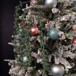 Samuel Alexander 96cm Green Glitter Frosted Mini Leaf Wispy Christmas Stem Decoration - thumbnail 4