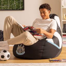 icon Official Newcastle United Bean Bag Chair, Water Resistant Recliner Beanbag for Indoor Outdoor Use Filling Included in Black - thumbnail 2