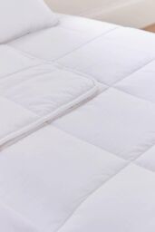Martex Baby 4 Tog Duvet in White - Size: Cot Bed - thumbnail 2