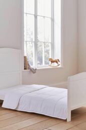 Martex Baby 4 Tog Duvet in White - Size: Cot Bed - thumbnail 5
