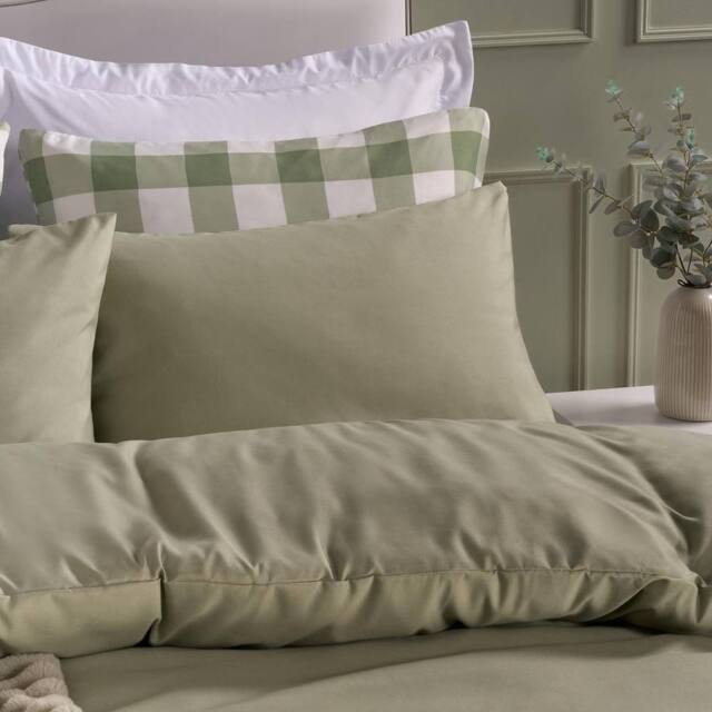 OHS 2 Pack Soft Microfibre Wrinkle Resistant Housewife Pillowcases in Pale Green - Size: Standard Pillow Case - image 1
