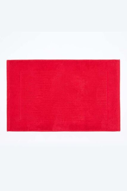Homescapes Imperial Plain Cotton Bath Mat in Red - image 1