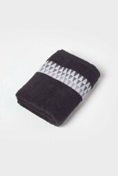 Homescapes Geometric 100% Cotton Towel in Black - Size: Bath Sheet - thumbnail 4