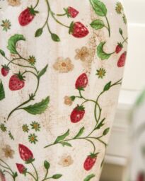 Dibor Vintage Style Strawberry Ceramic Spring Flower Pot Urn Vase in White - Size: Large - thumbnail 2