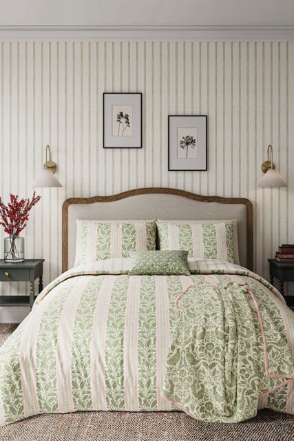 Helena Springfield 'Oak Stripe' Cotton Duvet Cover Set in Green - Size: Super King - image 1
