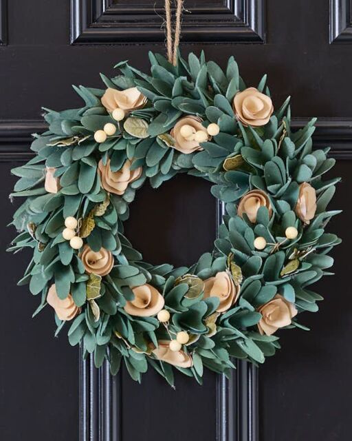 Dibor Crocus & Berry Festive Decor Front Door Christmas Wreath 35cm in Green - image 1