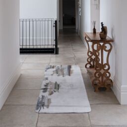 Benjamin Tate Design Silver Palm Runner Rug in Natural - Size: 67 cm x 230 cm - thumbnail 3