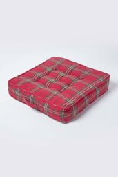 Homescapes Edward Tartan Cotton Armchair Booster Cushion in Red - Size: 50 cm x 50 cm - thumbnail 2