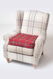 Homescapes Edward Tartan Cotton Armchair Booster Cushion in Red - Size: 50 cm x 50 cm - thumbnail 6