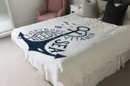 Benjamin Tate Design Everybody Needs Vitamin Sea Blanket in Natural - Size: 120 cm x 150 cm - thumbnail 3