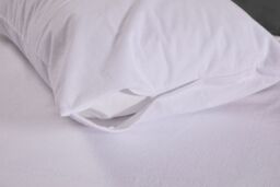 The Linen Consultancy 'TLC 5 Star Hotel Concept' Terry Waterproof PU Mattress & Pillow Protector Set in White - Size: King - thumbnail 2