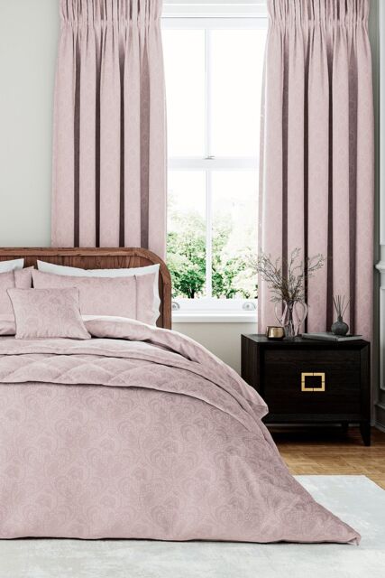 1951 'Ashleigh' Jacquard Duvet Cover Set in Pink - Size: King - image 1