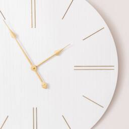 Melody Maison Large White Wooden Grain & Gold Detailed Wall Clock - 70cm X 70cm - Size: 70 cm X 70 cm - thumbnail 2