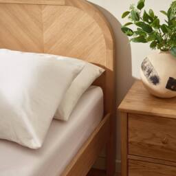 Cheshire Crimson Oak Chevron Bed Frame - Double (135cm) in Light Oak - thumbnail 6