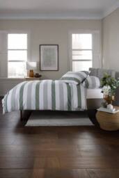 The Lyndon Company Next Level 100% Duvet Cover Set with Cuff Detailing in Green - Size: King - thumbnail 2