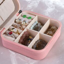 PEACH ACCESSORIES Women's Tweed Top Jewllery Box in Red - thumbnail 2