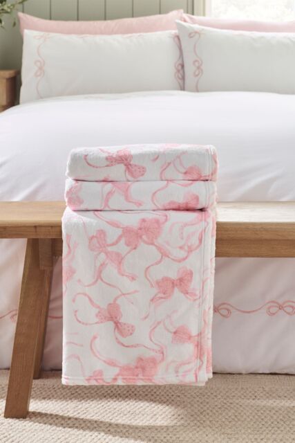 Catherine Lansfield 'Bow' Cosy Fleece Oversized Blanket Throw in Pink - Size: 200 cm x 240 cm - image 1