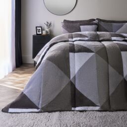 OHS Geometric Teddy Fleece Coverless Duvet Quilt Geo Bedding Set 10.5 TOG Pillowcase in Light Grey - Size: King