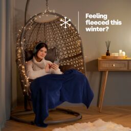 LIVIVO Ultra Soft Flannel Fleece Throw Blanket in Mid Blue - Size: 130 cm x 150 cm - thumbnail 5